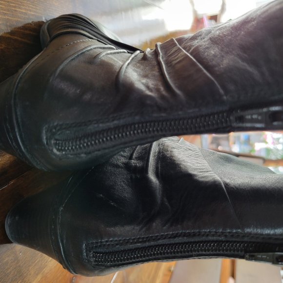 Cobb Hill Black leather ankle boots 7 W - Picture 5 of 5